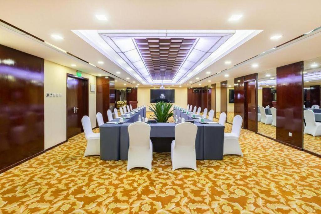 West International Trade Grand Hotel Beijing Eksteriør bilde